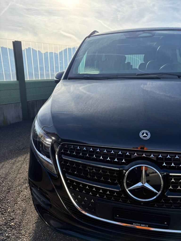 Munich Luxury Transfers luxury chauffeur vehicle airport pickup